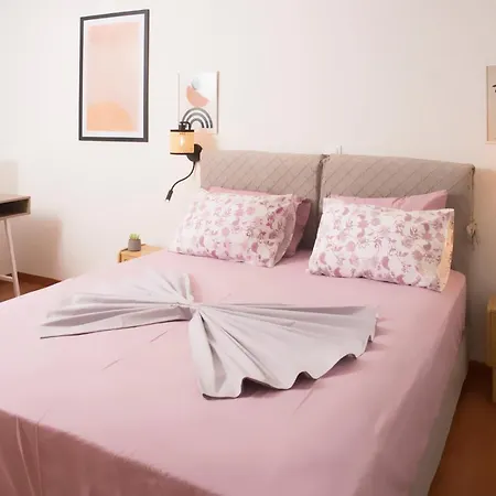 A Tranquil Getaway With Garden- Close To Sea Apartment