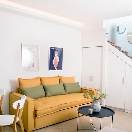 A Tranquil Getaway With Garden- Close To Sea Apartment *