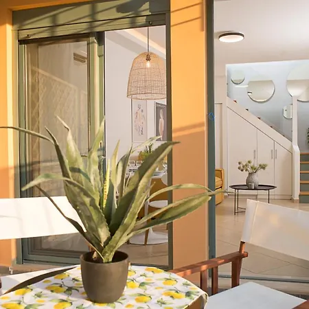 A Tranquil Getaway With Garden- Close To Sea