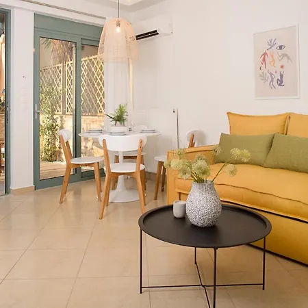 A Tranquil Getaway With Garden- Close To Sea Apartment