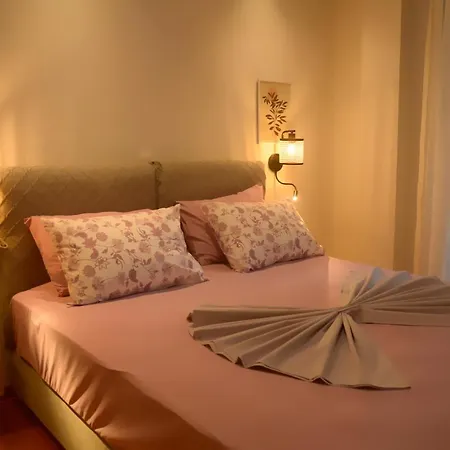 Apartment A Tranquil Getaway With Garden- Close To Sea *