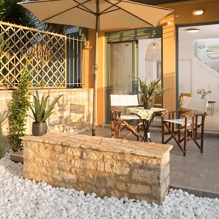 A Tranquil Getaway With Garden- Close To Sea Apartment