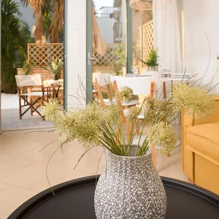 A Tranquil Getaway With Garden- Close To Sea Apartment