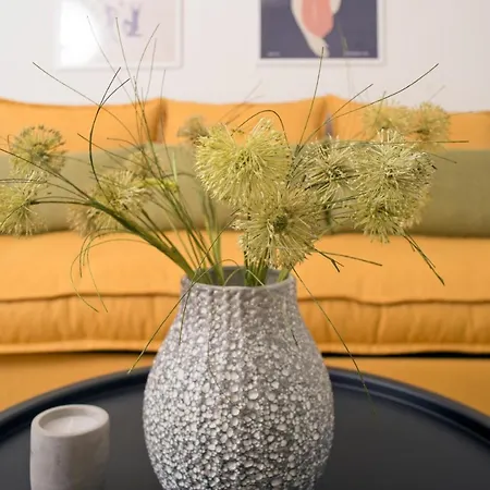 Apartment A Tranquil Getaway With Garden- Close To Sea